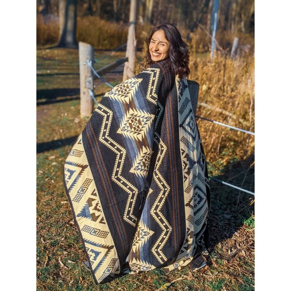 Native Alpaca Blanket | Queen Size | Fall Tribal Geometrical Pattern | Outdoor C - Picture 1 of 4